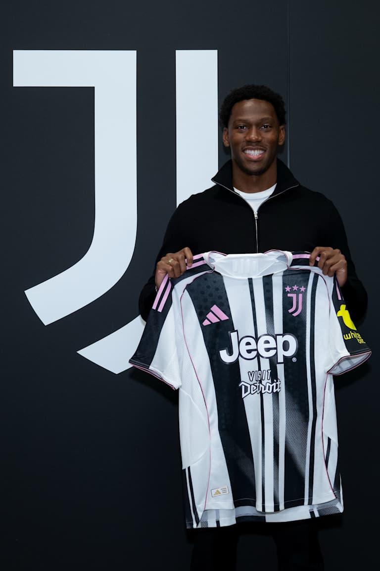 Jonathan David brilla en el debut de la Juventus en la Serie A mientras se intensifican los rumores de traspaso - Serie A
