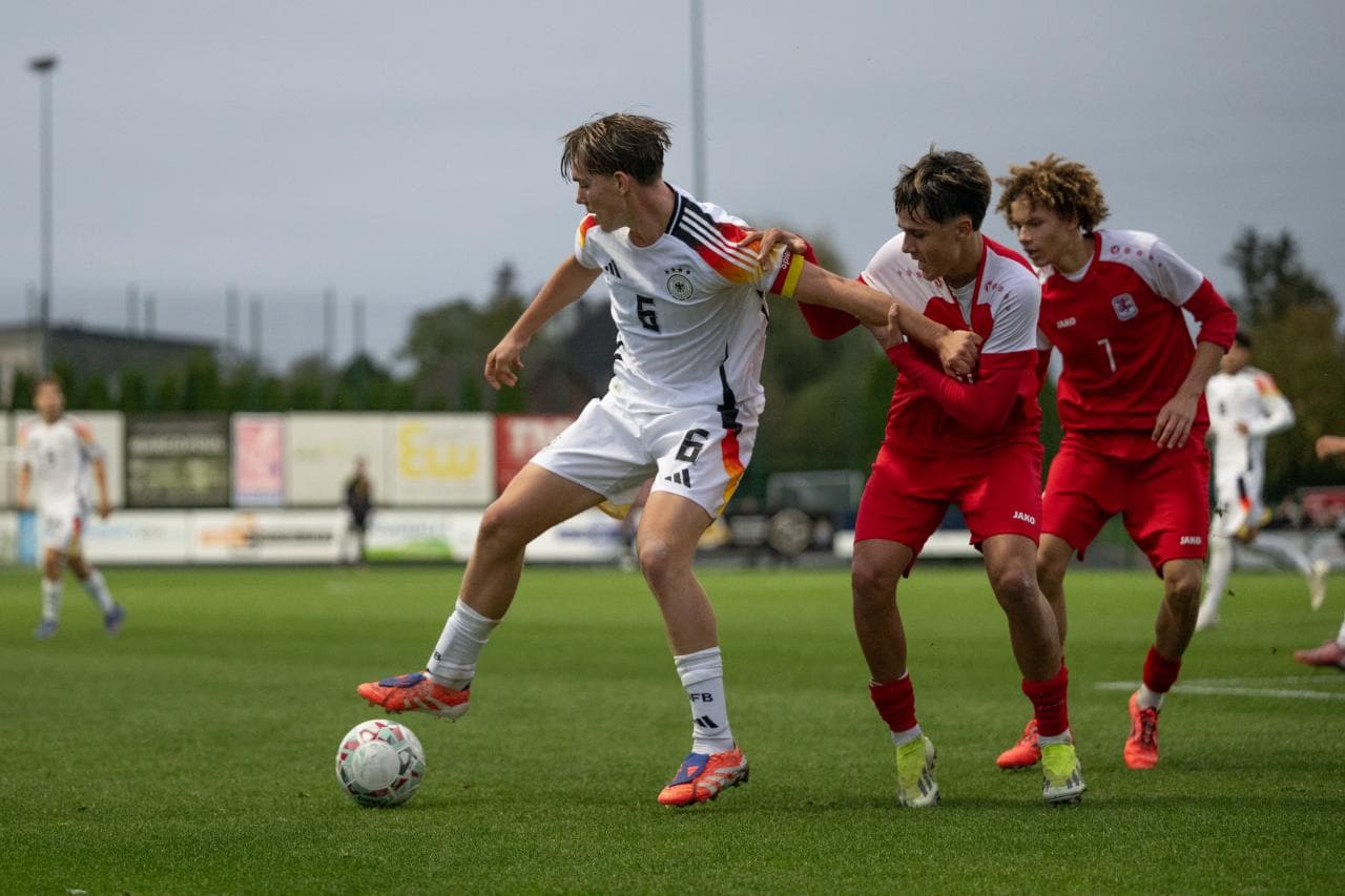 Leverkusen sign wonderkid Eichhorn, beating Liverpool & Bayern