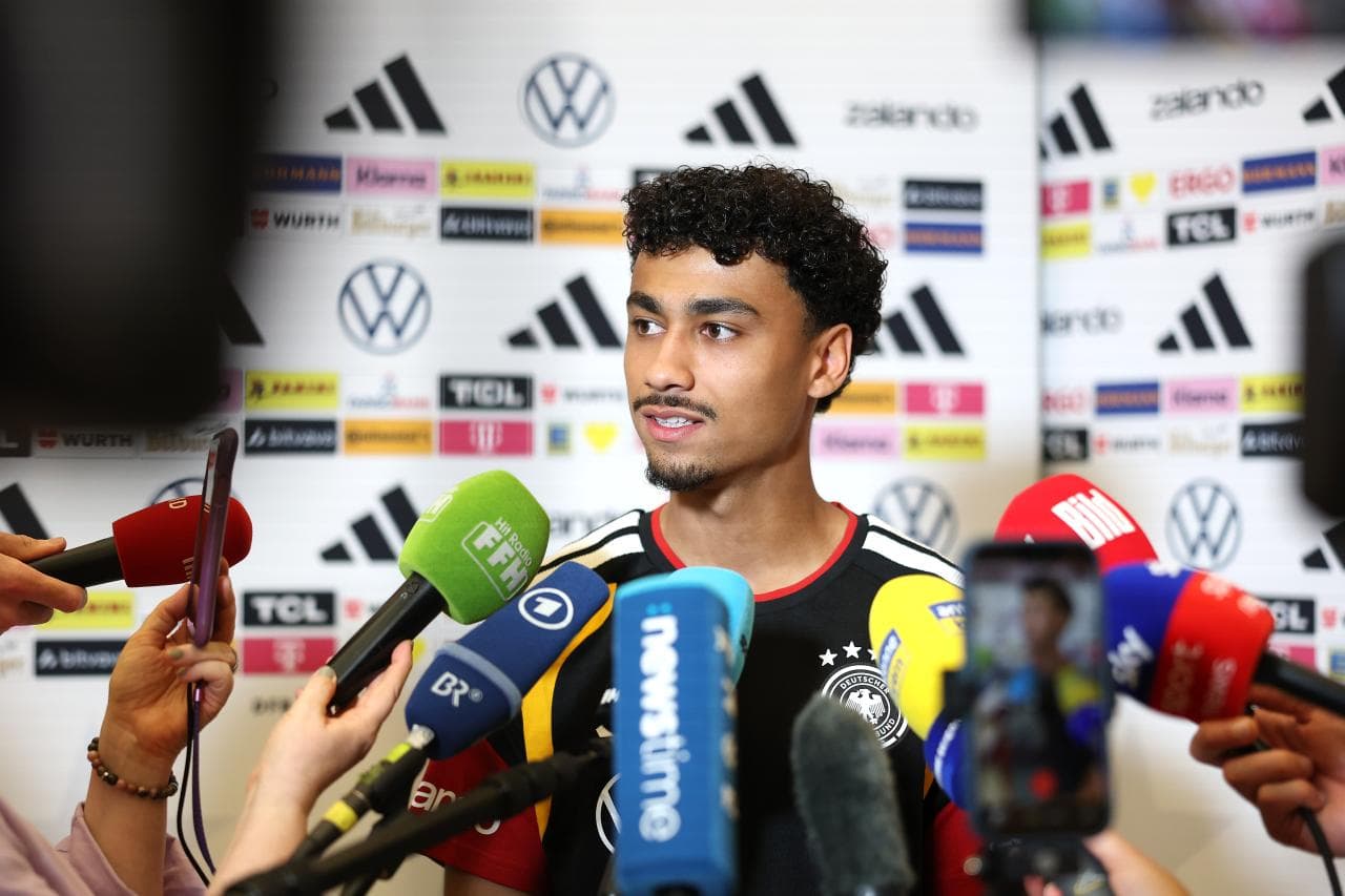 Brown Addresses Bayern Links, Prioritises World Cup