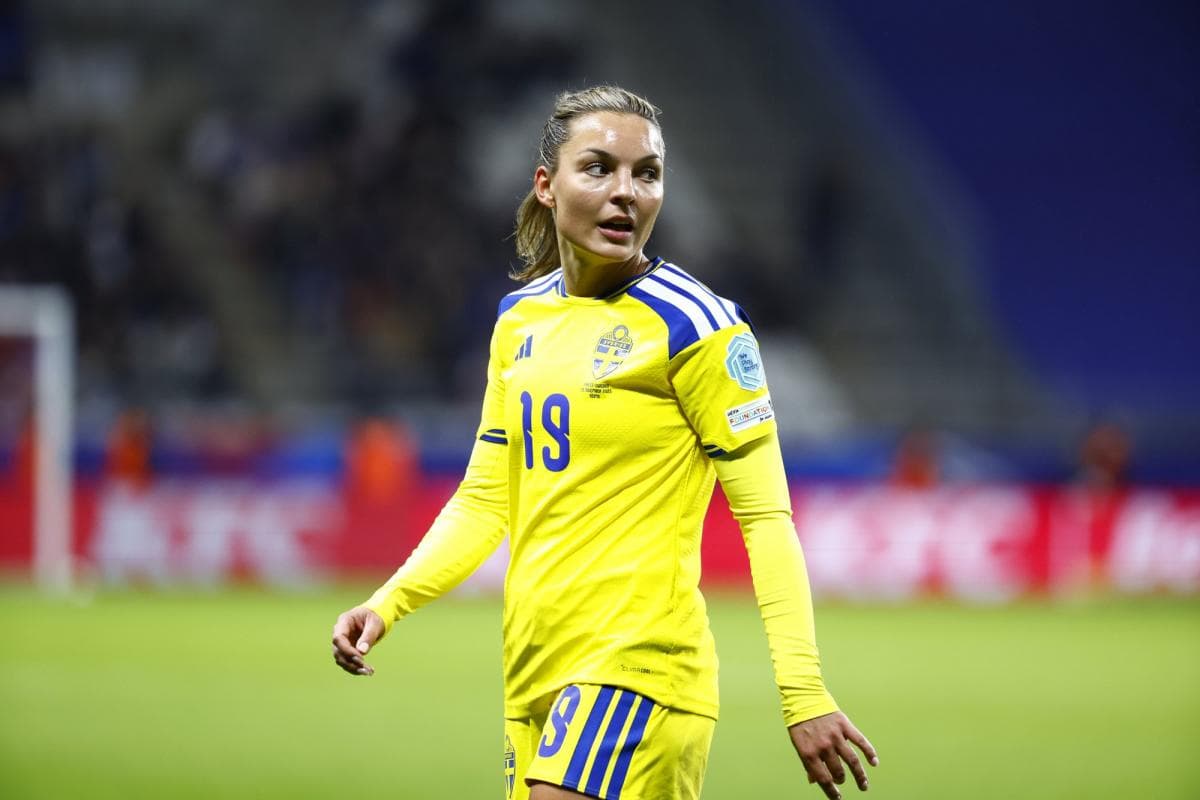 Lyon Sign Chelsea Forward Johanna Rytting Kaneryd