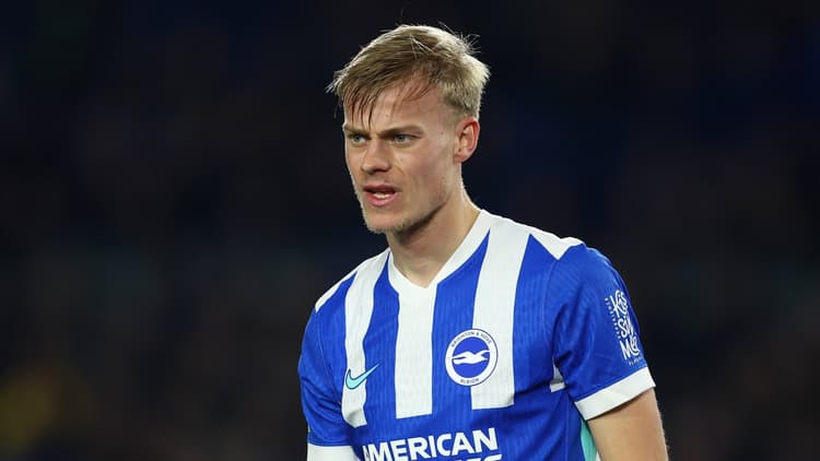 Van de Ven Urges Compatriot Van Hecke to Choose Spurs