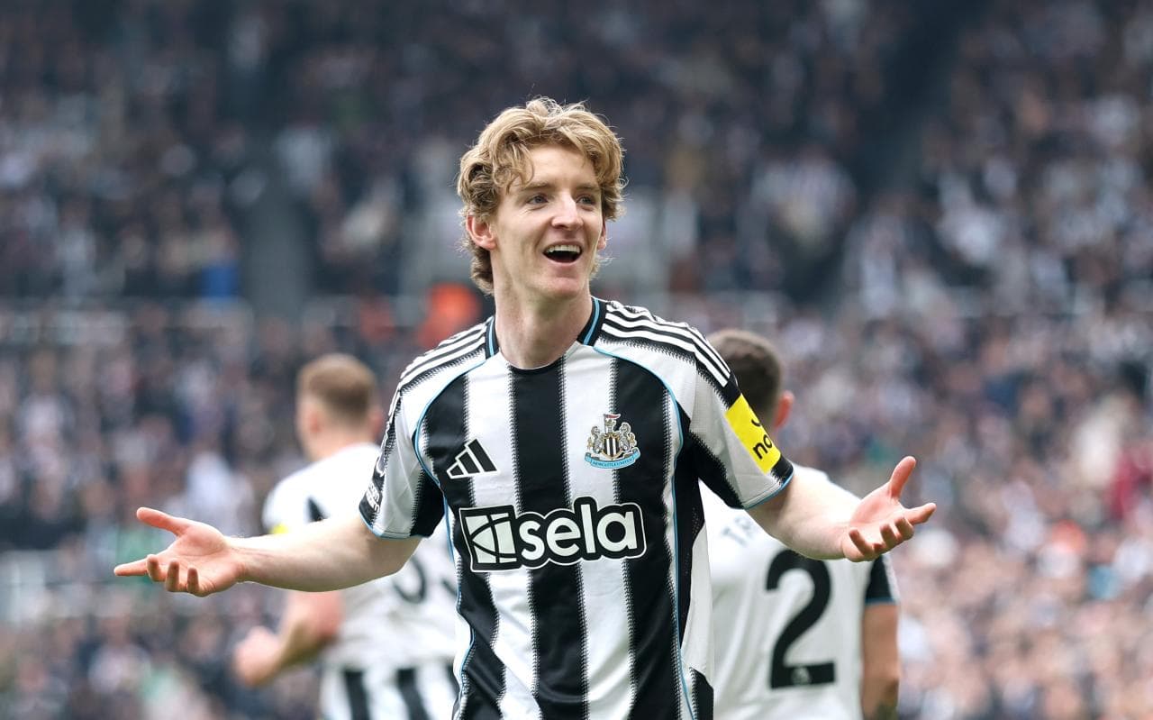 Gordon Agrees Terms with Bayern, Fee Remains a Sticking Point