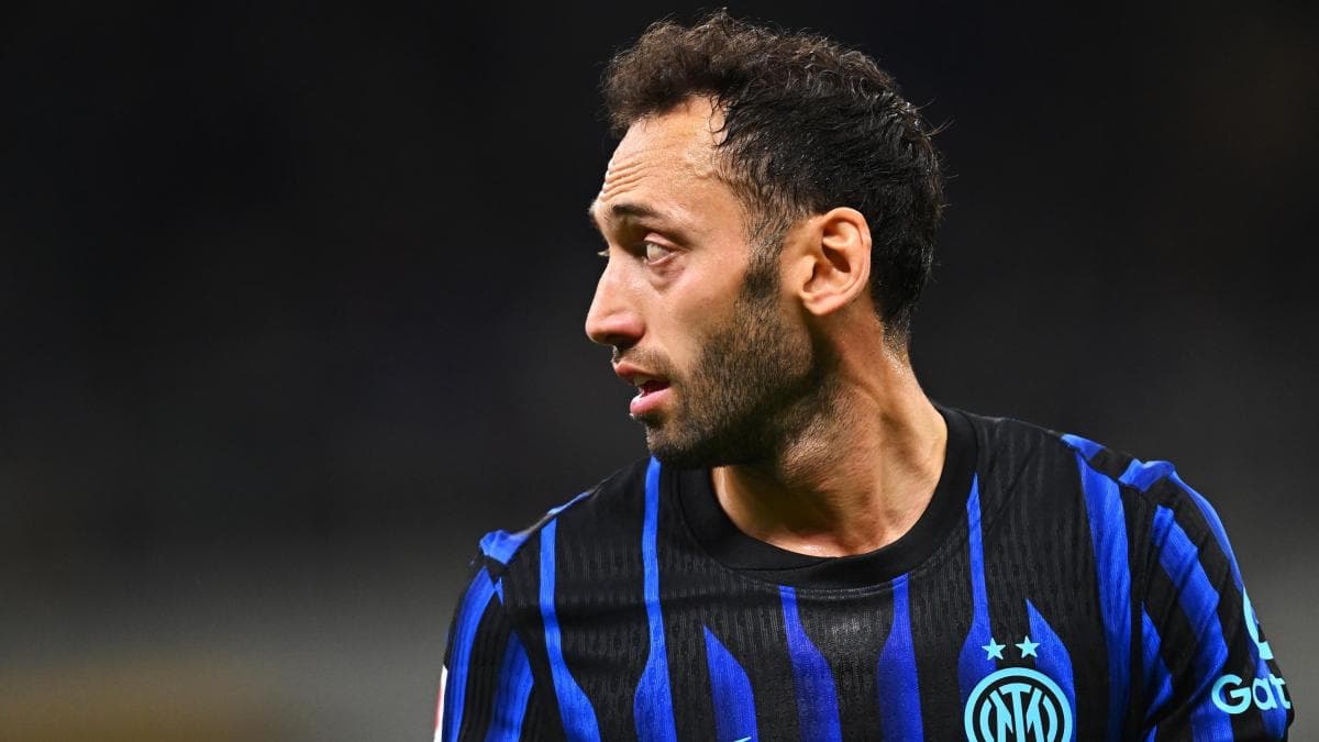 Fenerbahçe Interested in Inter's Calhanoglu