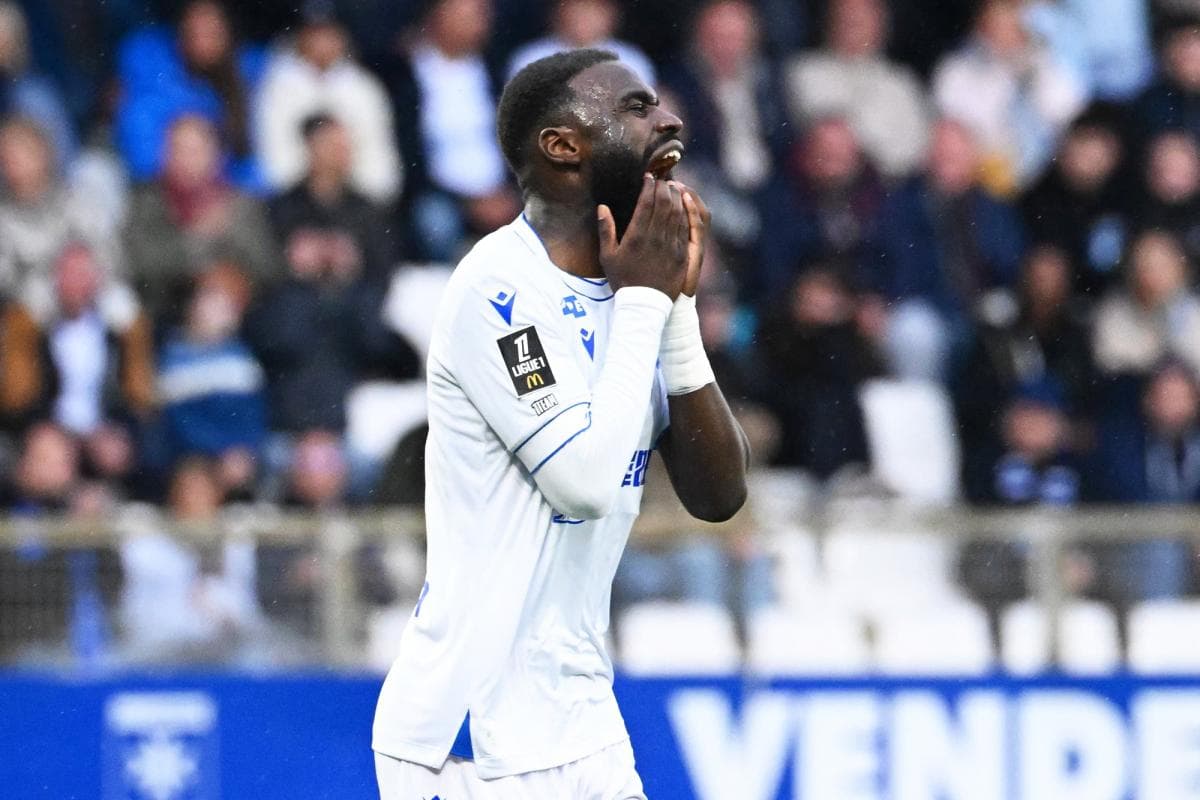 Sinayoko Transfer Dispute Emerges Between Auxerre and Paris FC