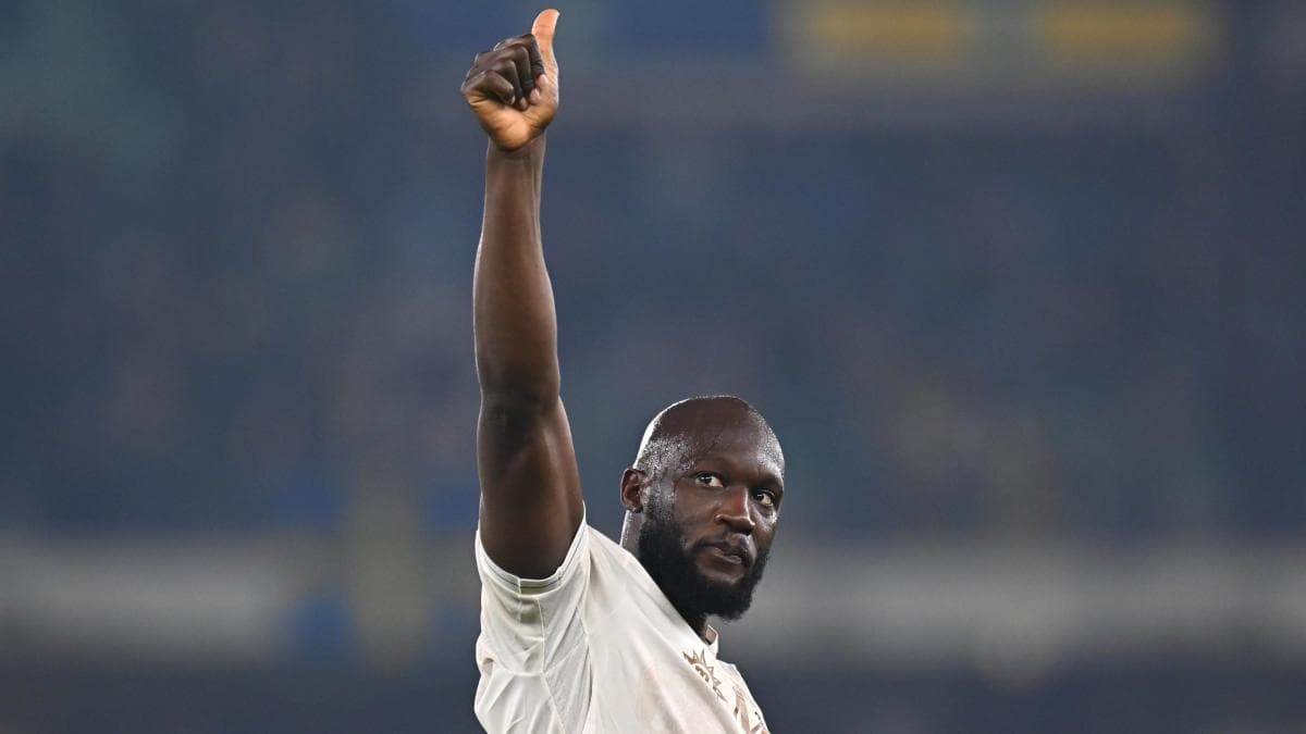 Lukaku Confirms Commitment to Napoli Amid Transfer Speculation