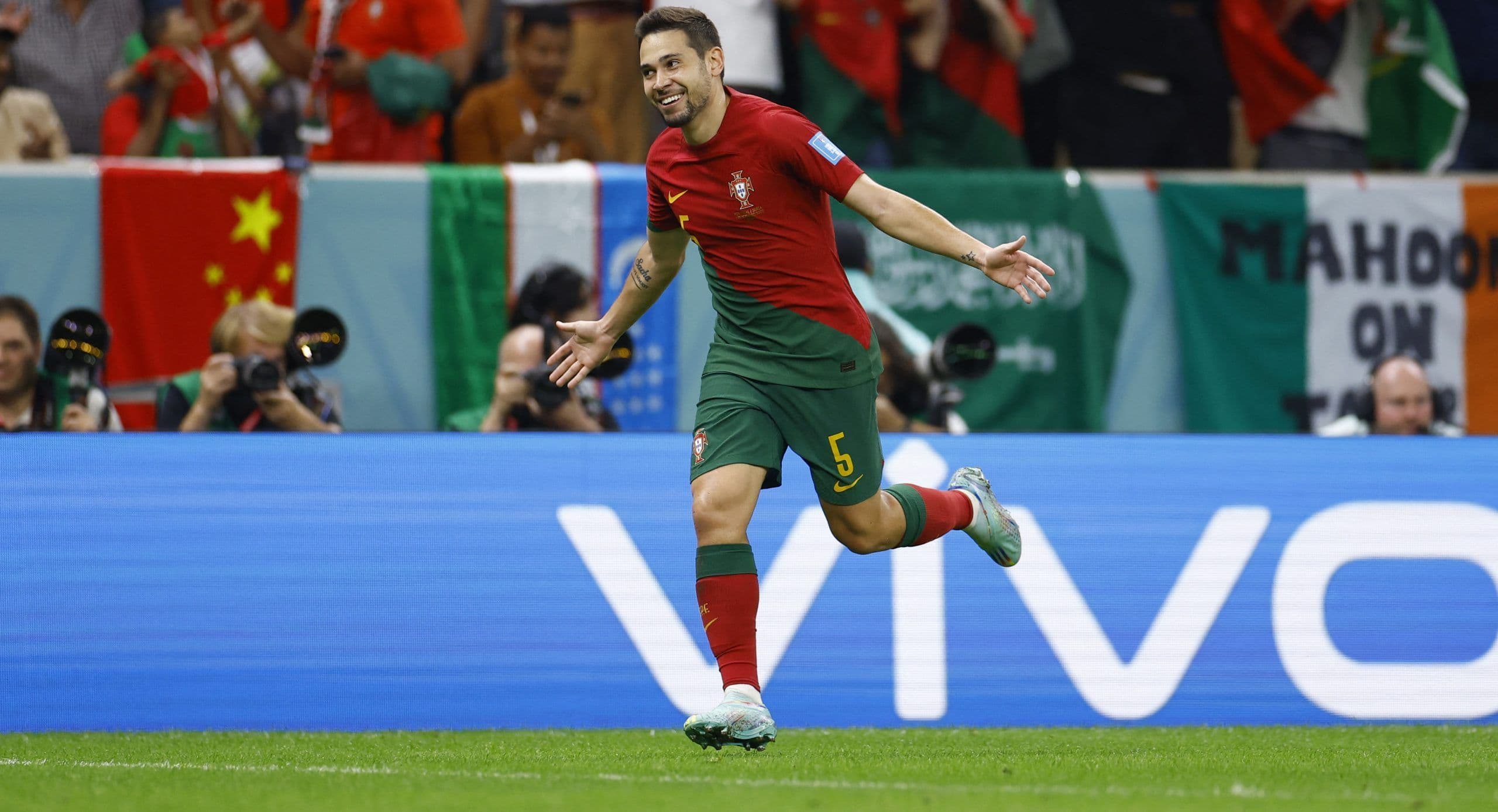 Benfica Eye Free Transfer for Bayern's Raphael Guerreiro