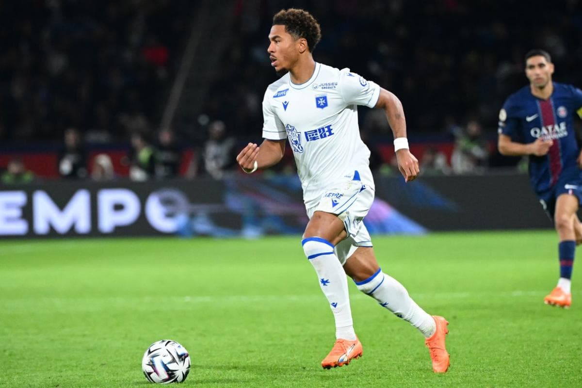 Auxerre Confirm Permanent Signing of Danny Namaso