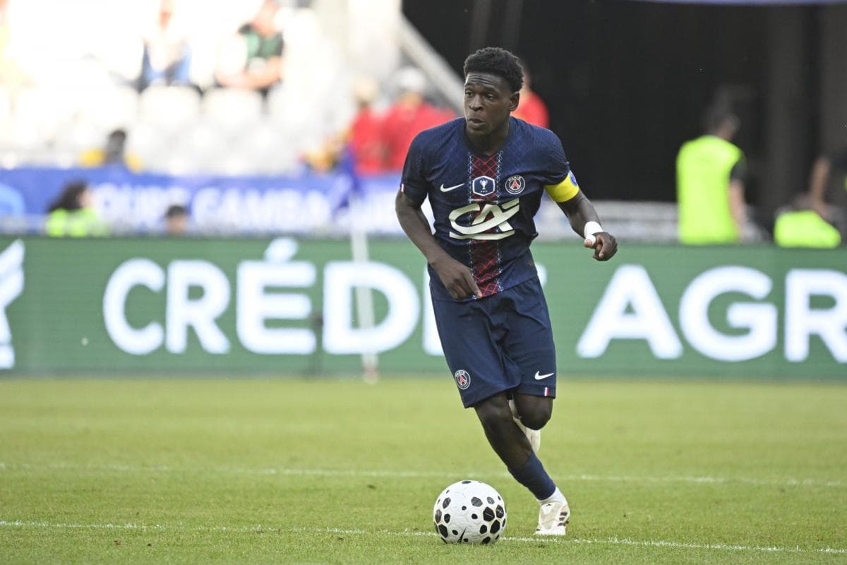 Arsenal in Talks with PSG's Mbemba Over Potential Deal
