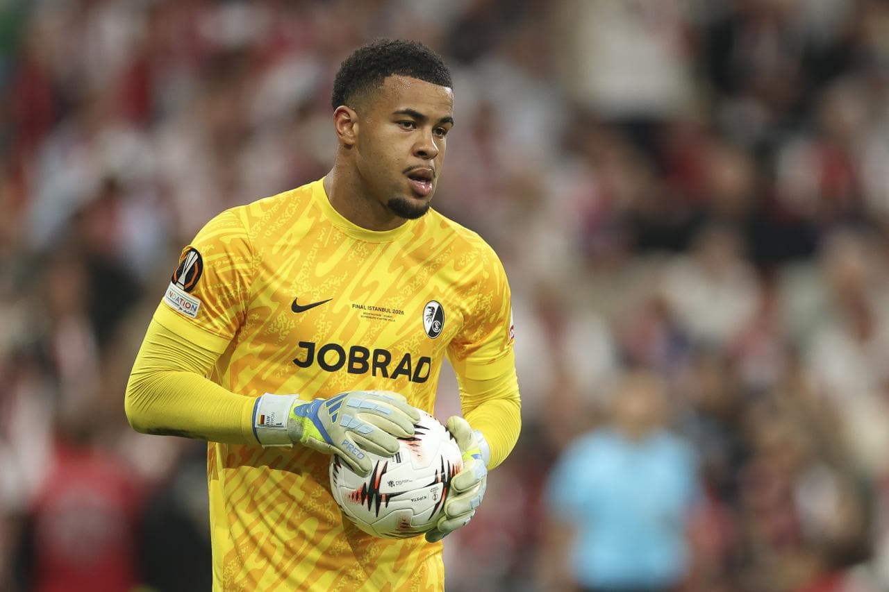 Real Sociedad Enter Race for Freiburg Goalkeeper Atubolu