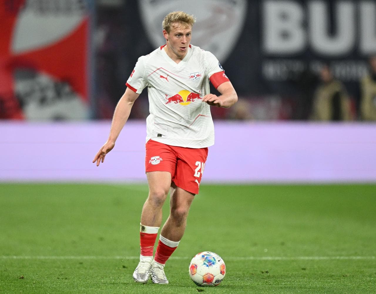 Schlager Joins Nottingham Forest on Free Transfer