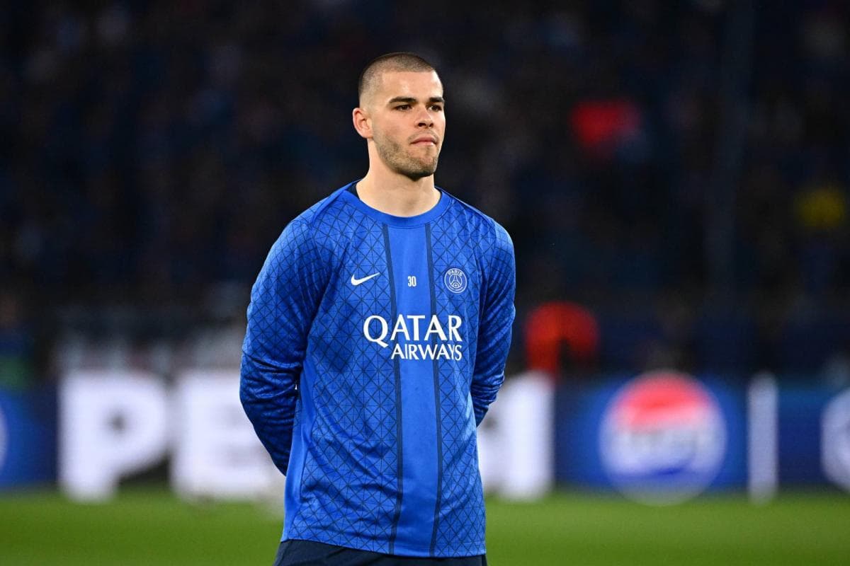 Besiktas Interested in PSG Goalkeeper Lucas Chevalier