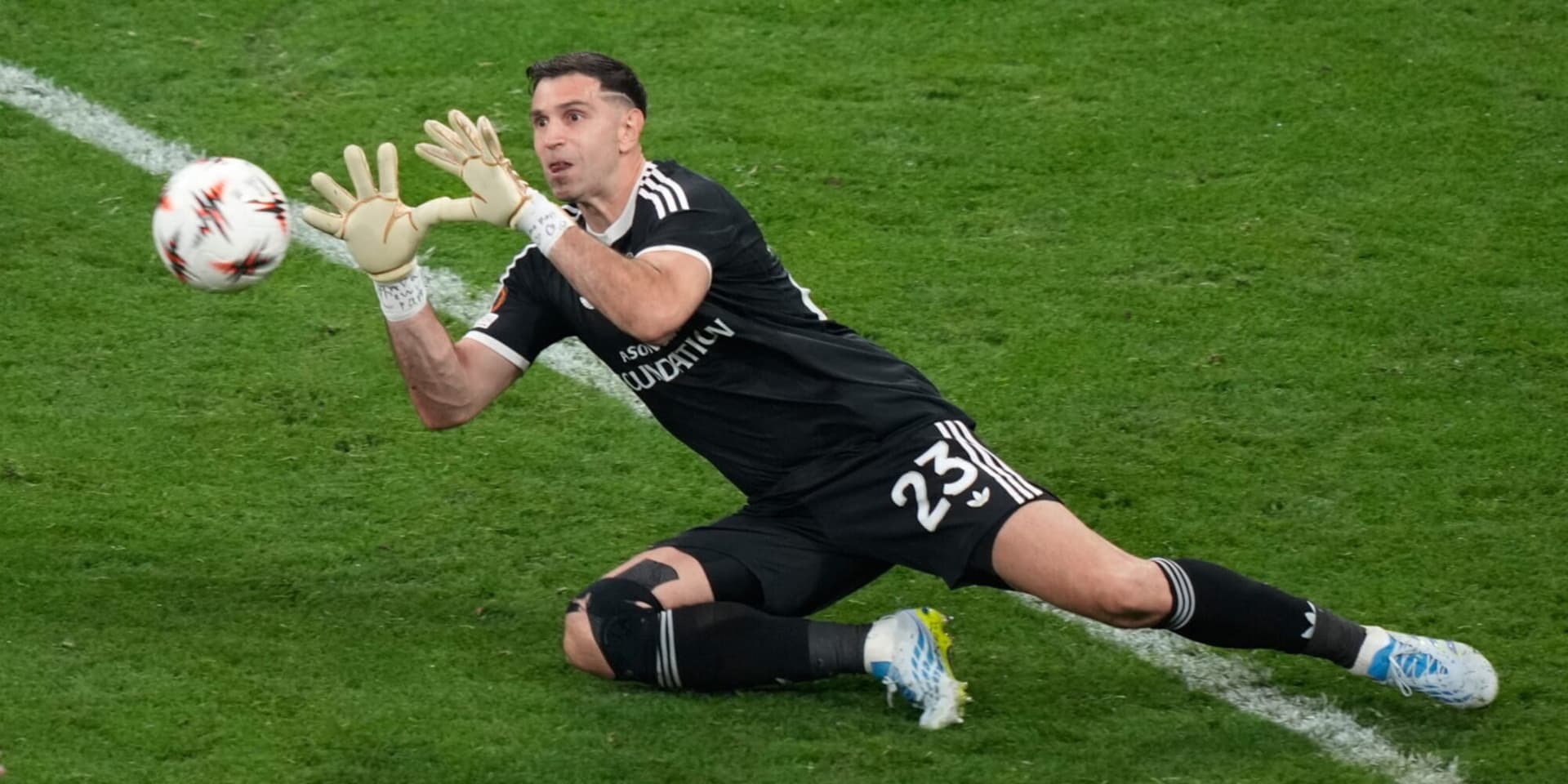 Juventus Target Emiliano Martinez from Aston Villa