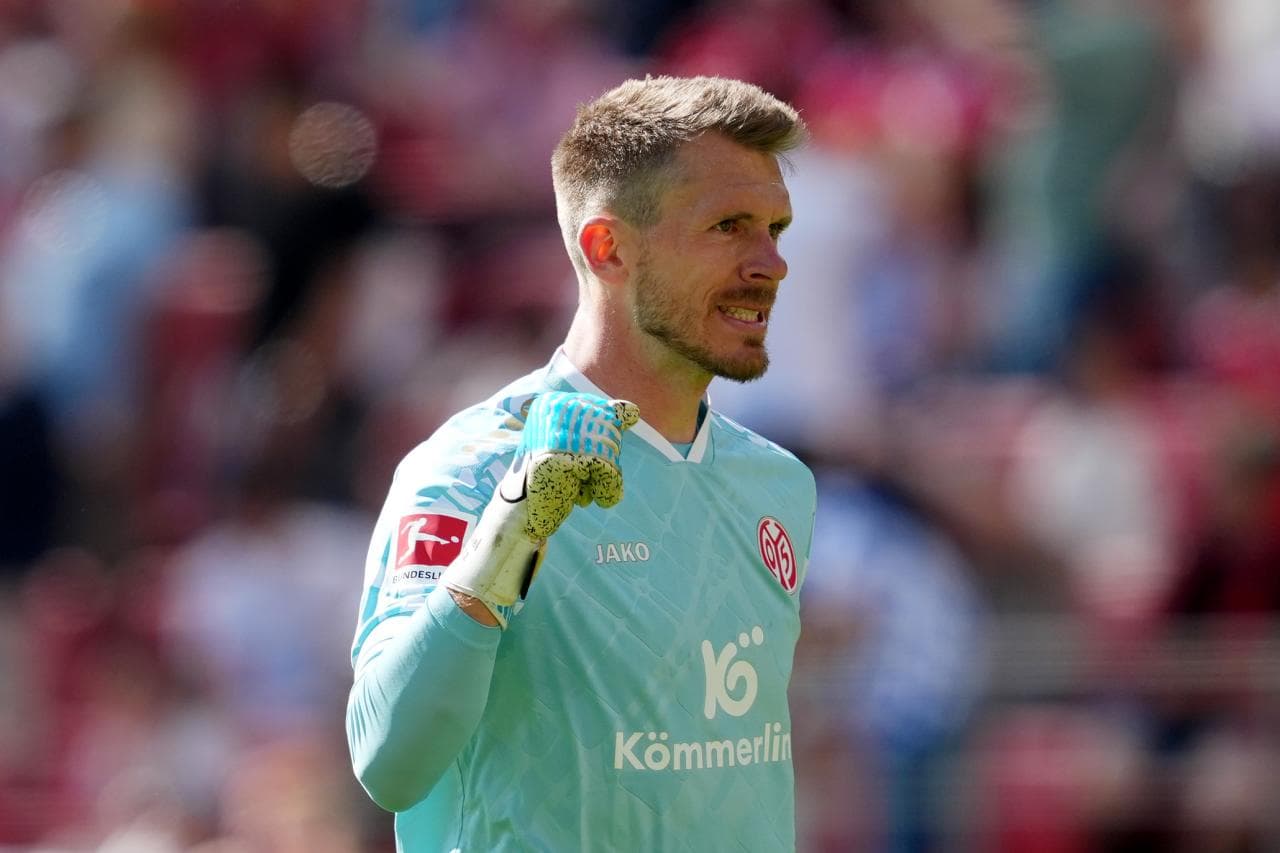 Borussia Mönchengladbach agree deal to sign goalkeeper Daniel Batz
