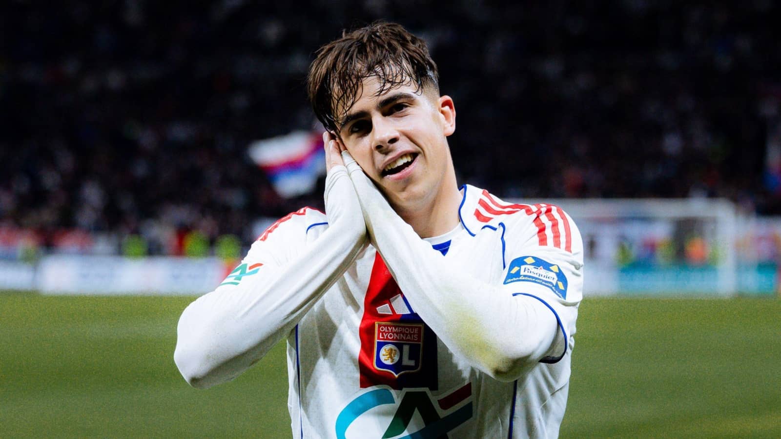 Man Utd Make Enquiry for Lyon Winger Moreira