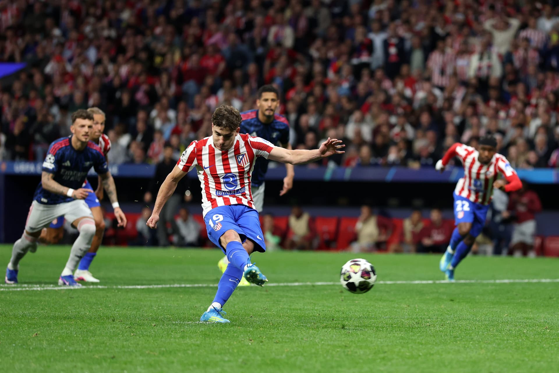 PSG in Talks to Sign Atletico's Julian Alvarez