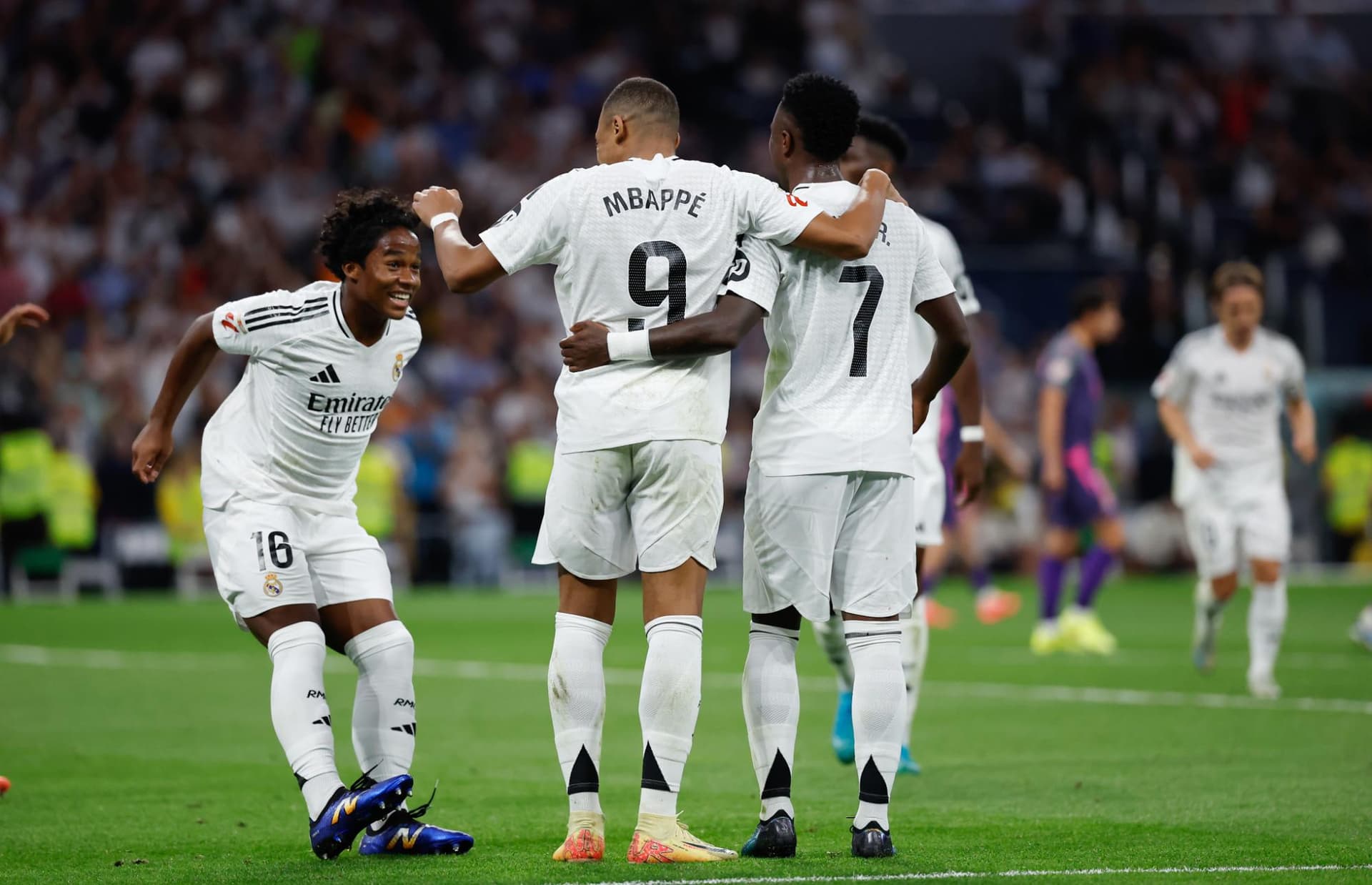 Endrick Defends Mbappé Amidst Real Madrid Criticism