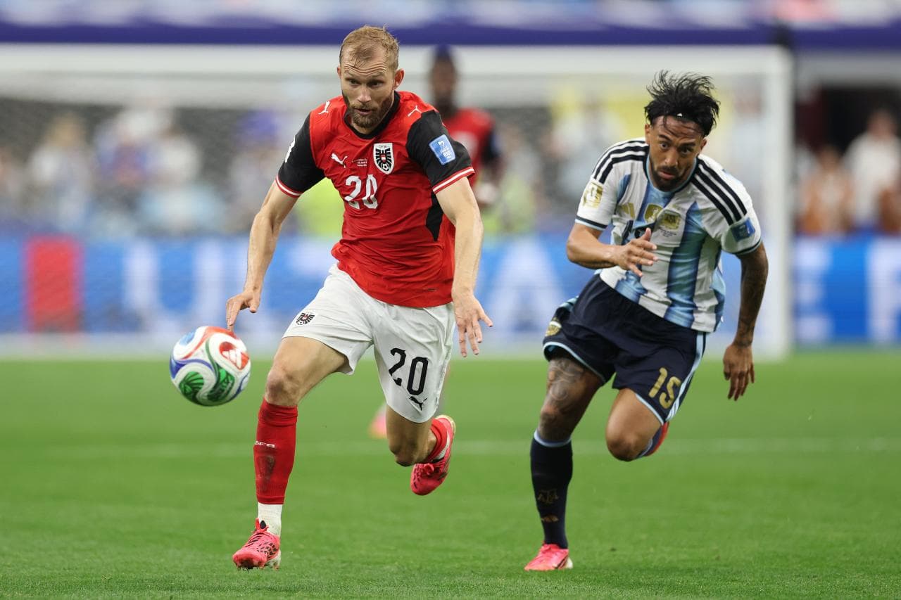 Laimer Confirms Contract Talks Progressing at Bayern